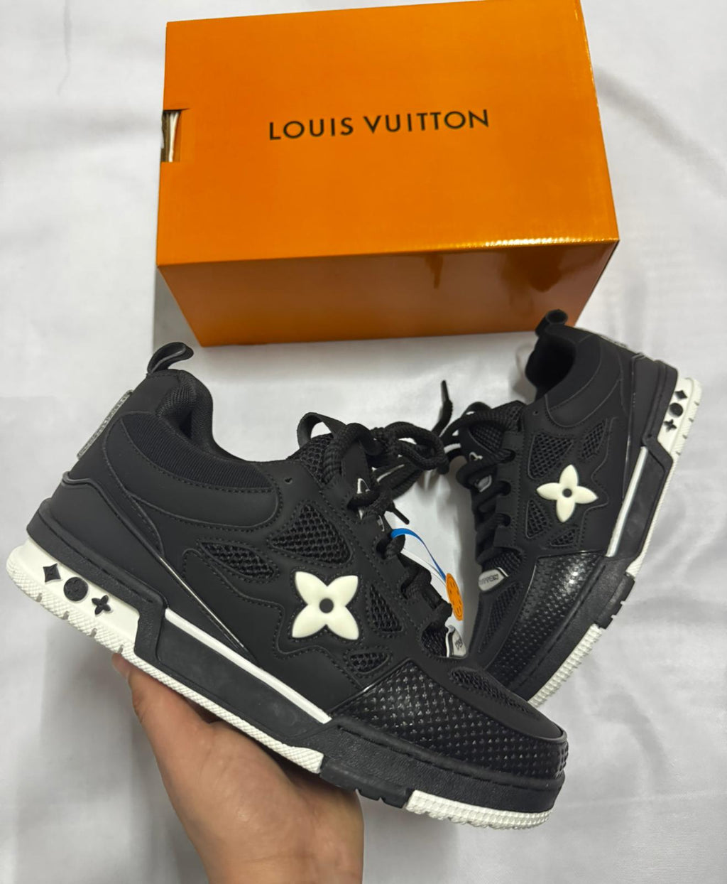 LOUIS VUITTON SKATE "Negras"