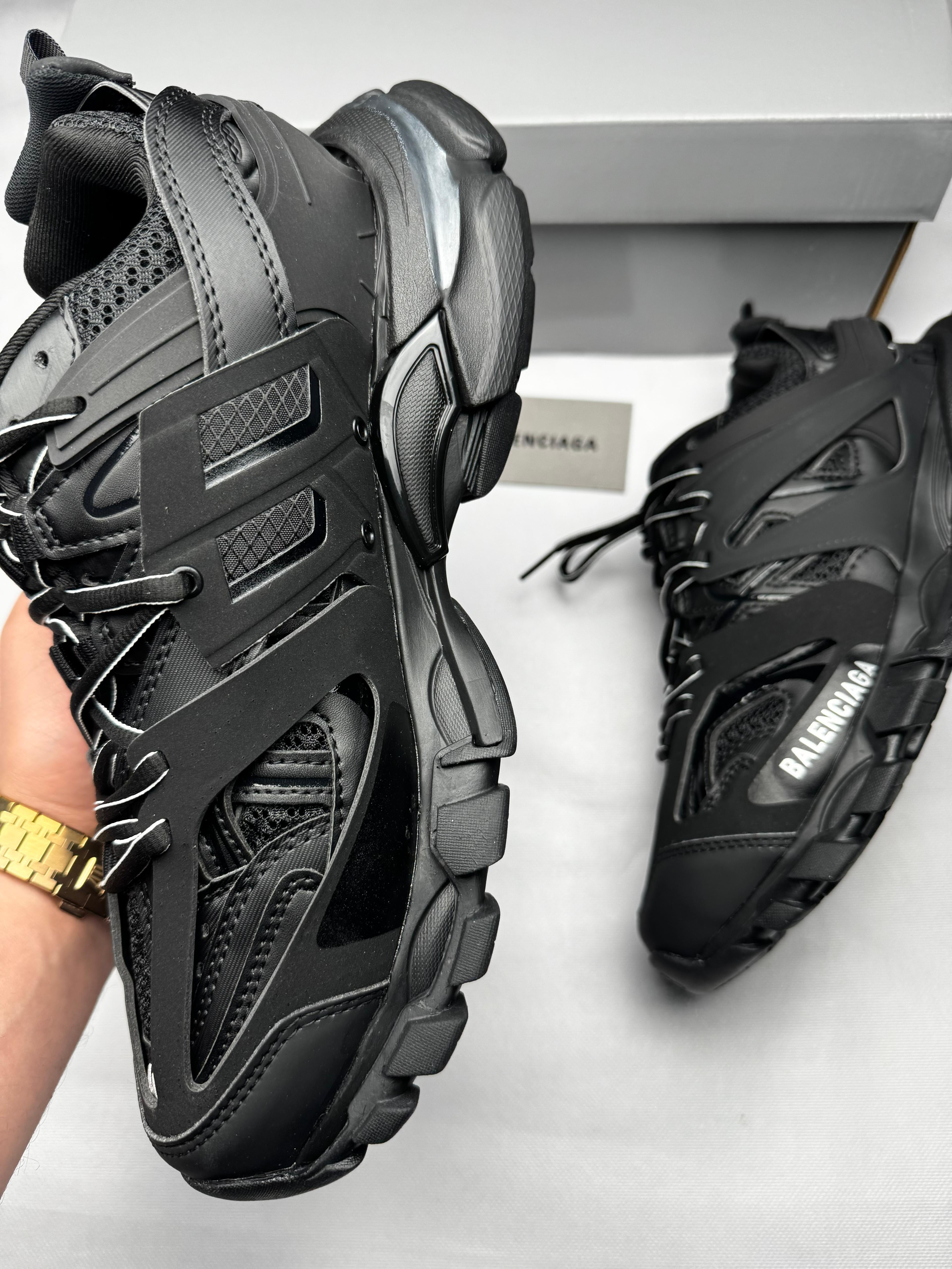 BALENCIAGA TRACK "Negras"
