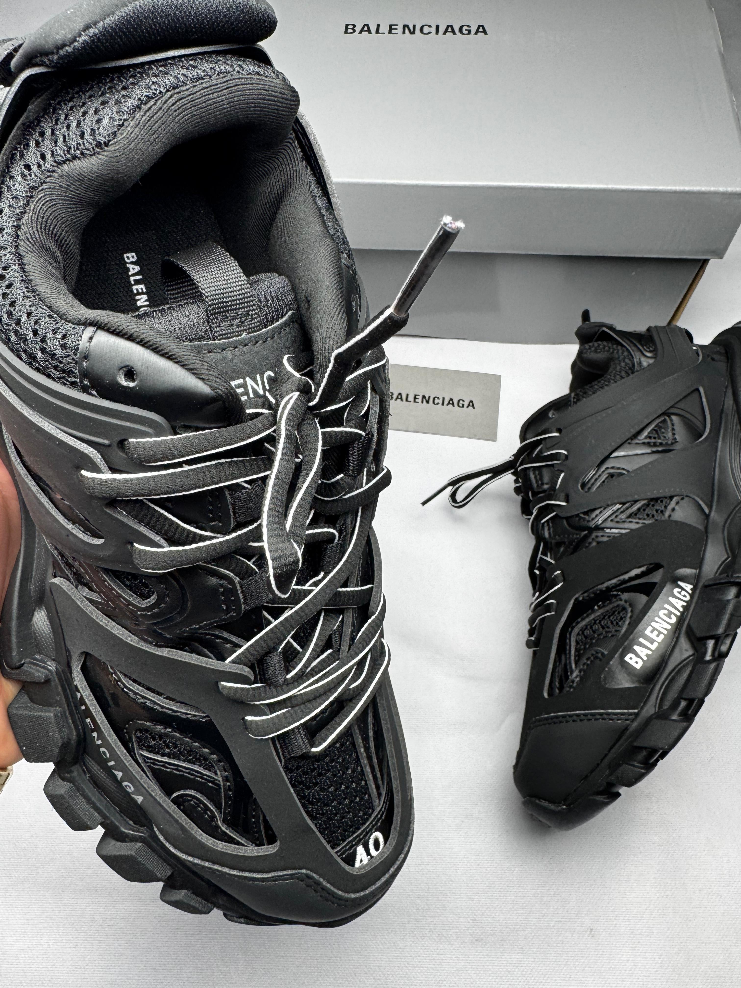 BALENCIAGA TRACK "Negras"