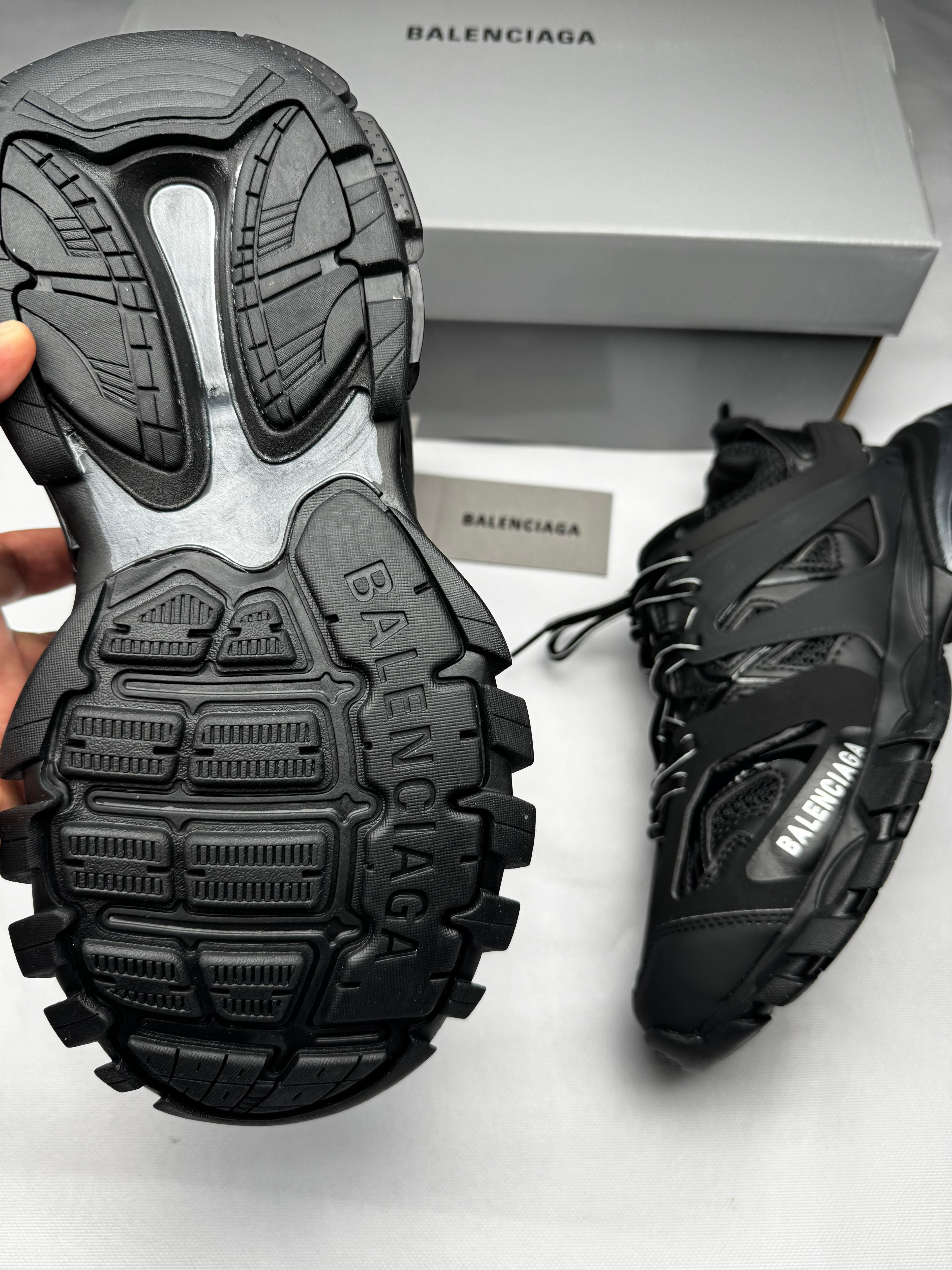 BALENCIAGA TRACK "Negras"