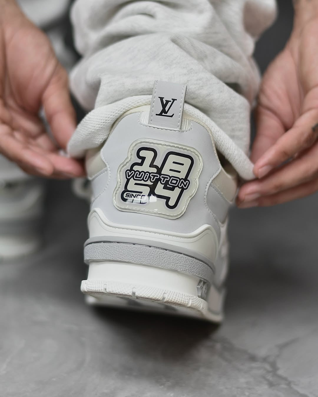 LOUIS VUITTON SKATE "Grises"