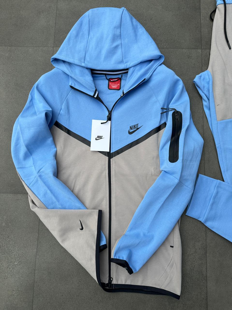 Chándal Nike tech