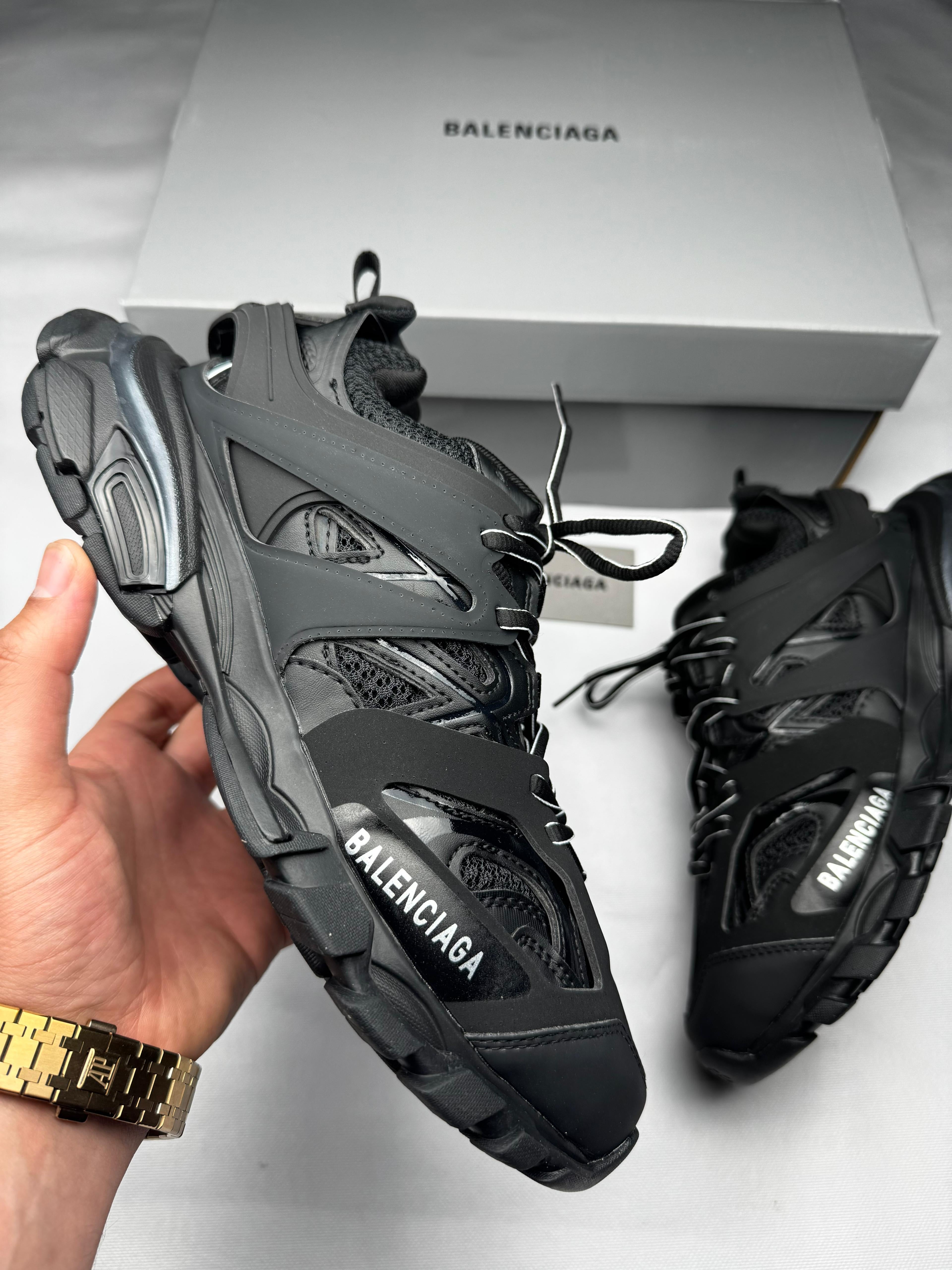 BALENCIAGA TRACK "Negras"