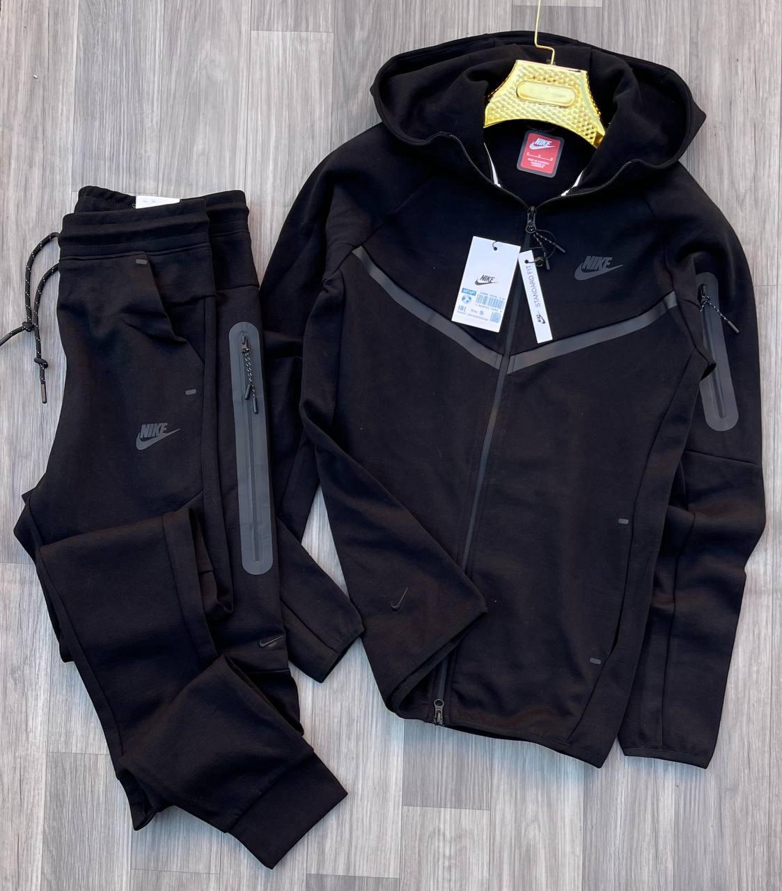 Chándal Nike tech