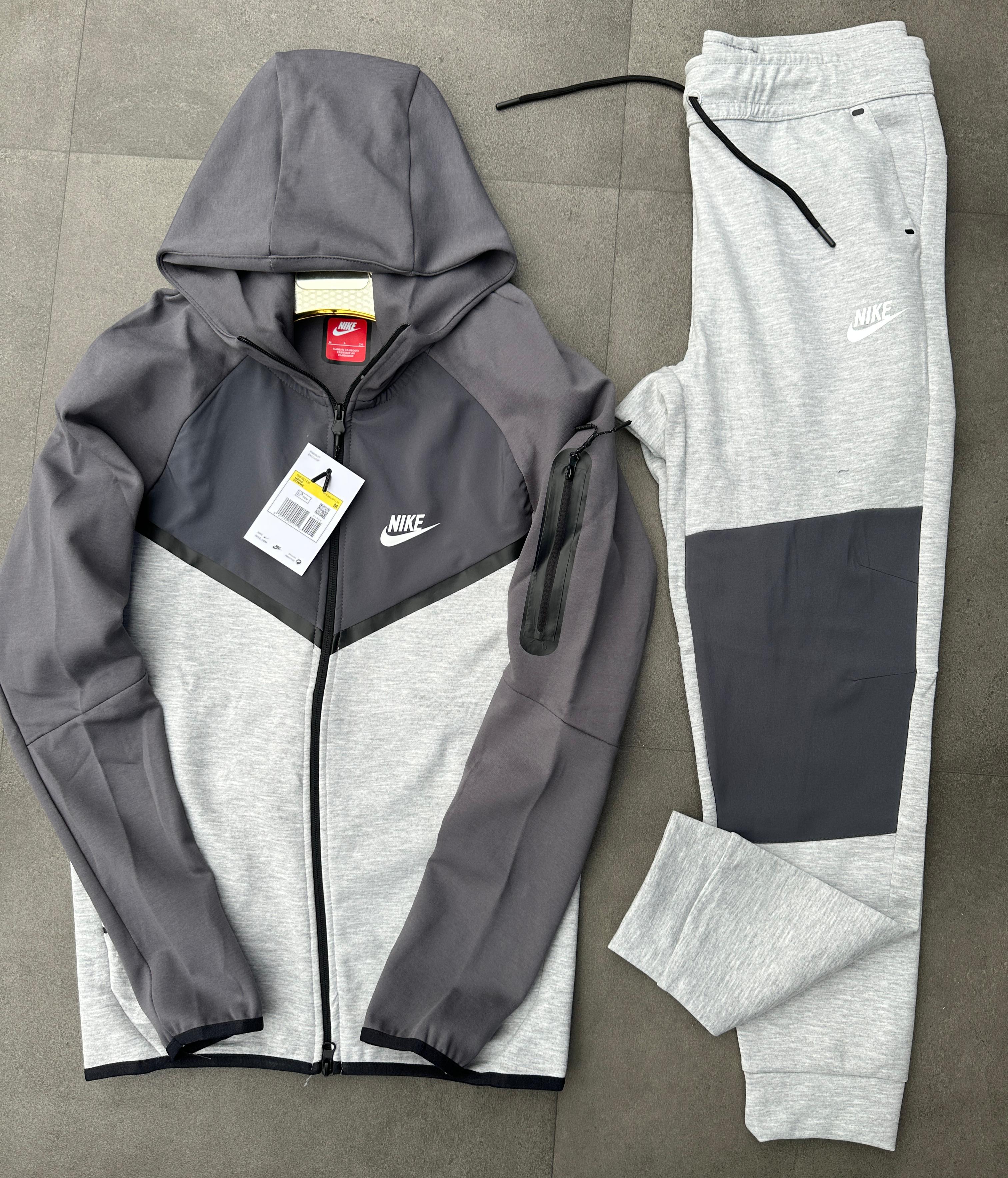 Chándal Nike tech
