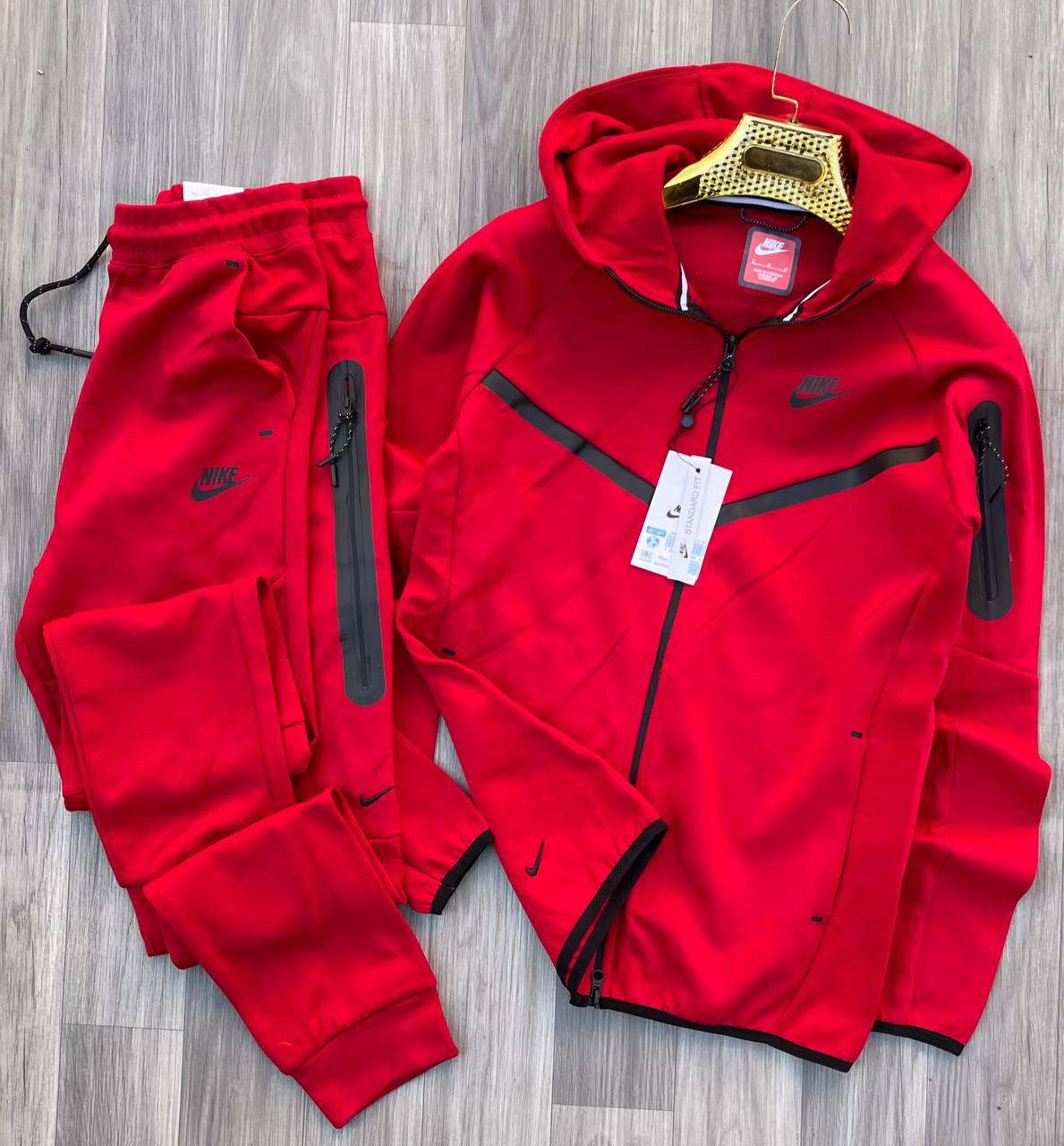 Chándal Nike tech