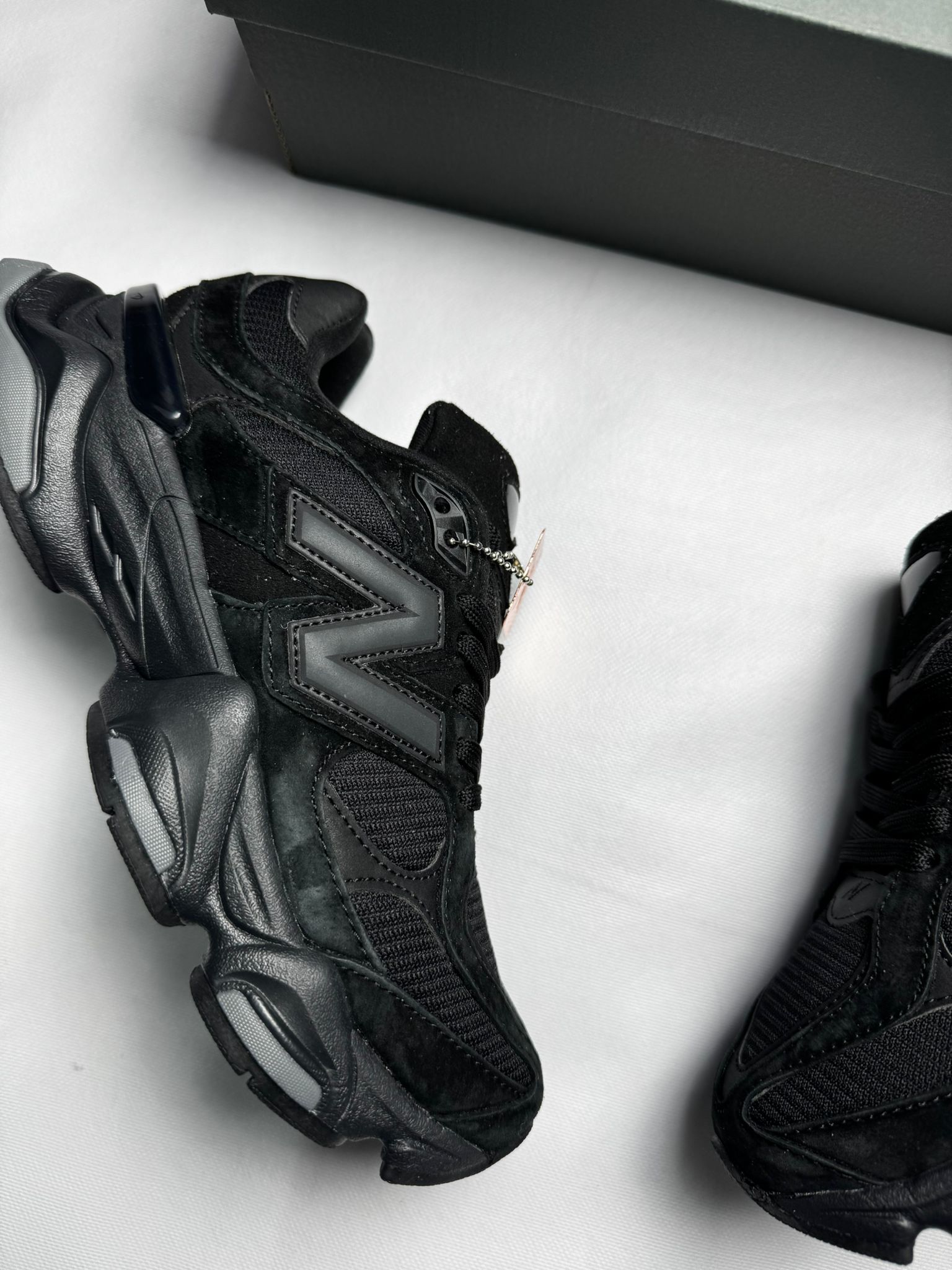 NB 9060 "Black"
